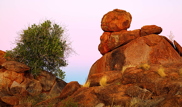 Devil's Marbles Sunrise 3